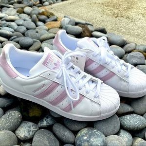 BNWT Adidas Superstar W EE7400 size 8.5 Mauve